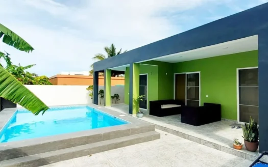 Renta de Casa Familiar con Piscina en Residencial El Ejecutivo