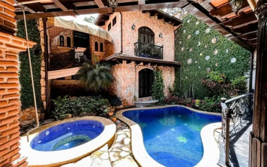 VENTA DE CASA EN CONDOMINIO PRIVADO, en CES KM 13.5