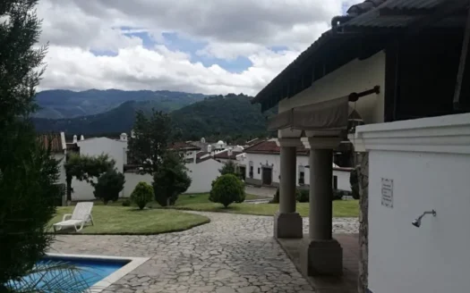 CASA AMUEBLADA EN VENTA, en ANTIGUA GUATEMALA